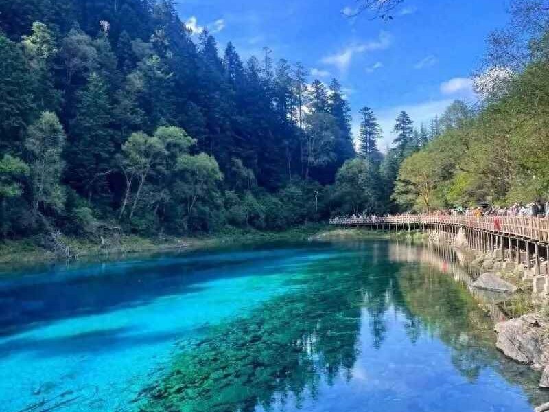 9月旅游穿衣搭配指南：独享秋意新体验！6个早秋旅行地推荐