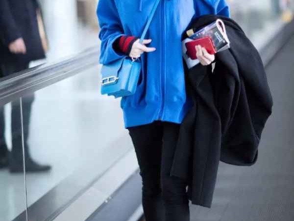白色卫衣搭外套真香！解锁三季不过时的万能叠穿公式